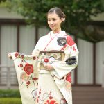 宮本茉由、髪をバッサリ18センチ！イメチェン後初の晴れ着姿を披露＜オスカー晴れ着撮影会＞