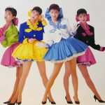 【ライブレポート】 森高千里、煌びやかなミニスカ衣装を披露した35周年アニバーサリーライブの模様をWOWOWで独占放送・配信