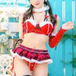 コスプレイヤー・奥寺テーラ、むちっとした絶対領域で釘付けにするサンタコスで悩殺