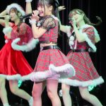 【写真特集】Peel the Apple(ぴるあぽ)、「うる祭」でサンタクロース衣装披露!冬から夏へ青春を駆け抜ける!!<うるトラすフェスタ〜クリスマスSP〜>