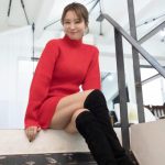 元RQ・佐野真彩、ニットワンピースから太もものぞかせ釘付け！