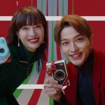 広瀬すずと横浜流星が仲良くチェキで自撮り！