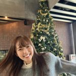 SKE48・高畑結希、巨大なクリスマスツリーにウキウキ笑顔！「可愛い躍動感」「かわいさの極み」と反響ぞくぞく