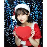 HKT48・田中美久「お返しはいいねがいいなっ」、サンタクロースのコスプレでウインクをプレゼント！
