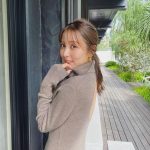 石川恋、大胆な肌見せワンピ姿のオフショットにファン悶絶