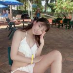 佐藤かれん、フリル付きビキニでふわふわボディ大胆披露