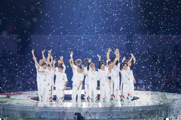 EXILE、2022年のツアー総動員数100万人突破!初のクリスマスライブの最終公演開催