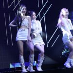 LIMELIGHT(라임라잇)、美脚際立つミニ丈白衣装でプレデビューパフォーマンス！＜2022 Mnet Japan Fan’s Choice Awards＞