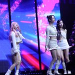 LIMELIGHT(라임라잇)、美脚際立つミニ丈白衣装でプレデビューパフォーマンス!<2022 Mnet Japan Fan’s Choice Awards>