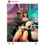 菜々緒、妖艶な眼差しと色っぽい横顔で下着姿のラブドールに詰め寄るショット披露！