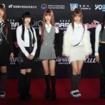 NewJeans、個性溢れる可愛らしいファッションでレッドカーペットに登場！＜2022 MAMA AWARDS＞