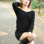 2020ミスグランドジャパン東京代表・若林ありかさん、人生初の赤髪でクールなミニ丈ファッションから美脚をアピール！ 「この3年はがむしゃらに前進し続けてきた」