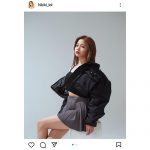 lol-エルオーエル-・hibiki、ウエスト見せミニスカショットで太もも見せつけ！