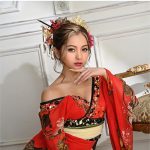 ゆきぽよ、着物姿で谷間&美脚を大胆見せの色っぽいショットを公開！