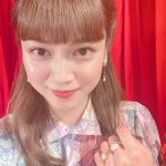 平愛梨、艶やかなドアップショット&ゴージャスな花とのコラボショットを公開