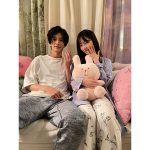 ドラマ『私のシてくれないフェロモン彼氏』島崎遥香･渡邊圭祐、左手の薬指に指輪がキラリなしあわせ2ショットを公開