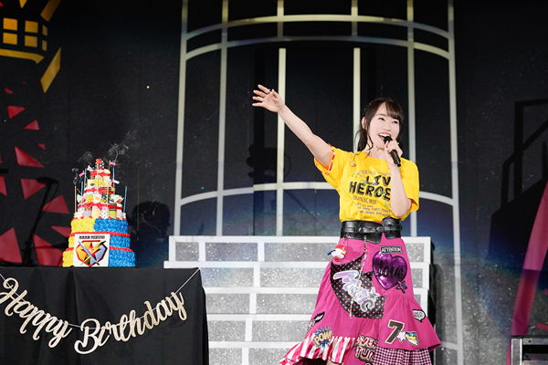 水樹奈々、ライブDAY1は「LIGHTNING MODE」と題しウサ耳披露！さいたまスーパーアリーナでバースデーライブを開催