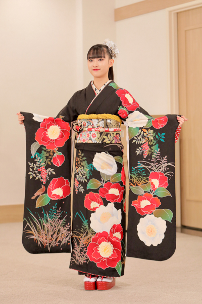 AKB48の新成人メンバーが振袖姿披露！今年は願いを込めた『ホップステップジャンプ世代』