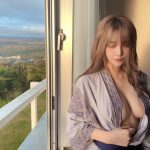 コスプレイヤー・チロルちゃん、はだけた胸元で夢中にさせるあけおめショット公開！