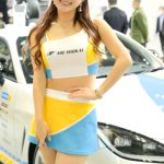 【写真特集】松本ゆん、パステル衣装でお腹＆太ももチラリ！＜東京オートサロン 2023＞