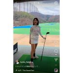 藤澤響花、ミニスカゴルフウェアで脚線美披露！