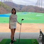 藤澤響花、ミニスカゴルフウェアで脚線美披露！