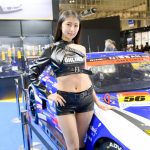 【写真特集】渕上ひかる、超ミニパンツスタイルで魅せる脚線美！＜東京オートサロン2023＞