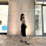 板野友美「海外では肌見せしたくなる」、背中開きドレスをセクシーに着こなし