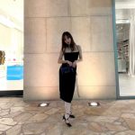 板野友美「海外では肌見せしたくなる」、背中開きドレスをセクシーに着こなし