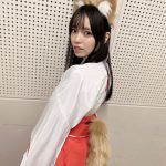 STU48・岩田陽菜、モフモフ感が可愛らしい巫女コスプレ披露