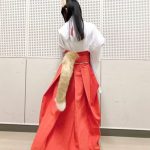 STU48・岩田陽菜、モフモフ感が可愛らしい巫女コスプレ披露