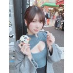 けんけん、胸元開きニットコーデにきゅん！「かわいいけど寒そうな笑」