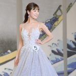 「ミス日本2023」ファイナリスト・上村さや香、胸元開きのドレスをエレガントに着こなし＜第55回ミス日本コンテスト2023＞