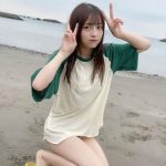 Peel the Apple・黒嵜菜々子、透明美ボディ際立つ水着オフショット公開！「新年早々ドキドキした」