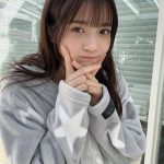黒嵜菜々子（Peel the Apple）、ガウンから美谷間のぞかせた極上チラリズム！