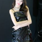 【写真特集】レースクイーン・黒木麗奈、黒のミニドレスで美麗スタイル披露！＜東京オートサロン 2023＞
