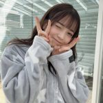 黒嵜菜々子（Peel the Apple）、ガウンから美谷間のぞかせた極上チラリズム！