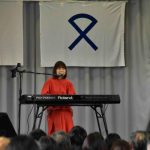 川嶋あい、卒業式に「旅立ちの日に…」を歌いに行くサプライズライブ企画が今年もスタート