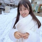 「日本一かわいい高校一年生」杉井美咲、雪景色に映えるミニスカコーデを披露！