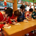 【乃木坂ピョンピョン世代】中西アルノ、伊藤理々杏ら20歳メンバーが乃木神社で晴れ着姿披露