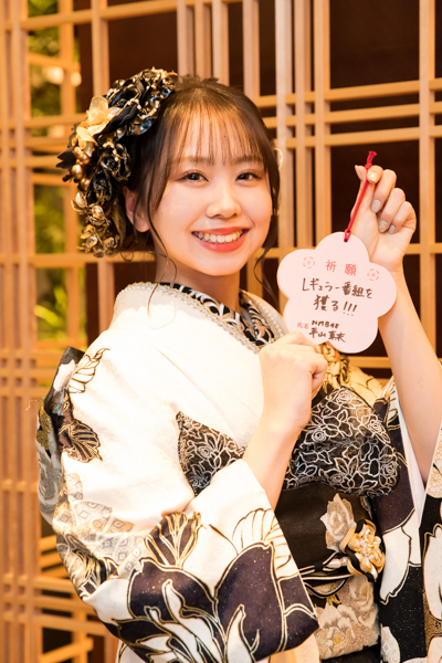 NMB48の新成人メンバーが大阪天満宮で振袖姿披露！