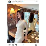 小倉ゆうか、セクシーボディあらわなニットワンピコーデで笑顔をお届け