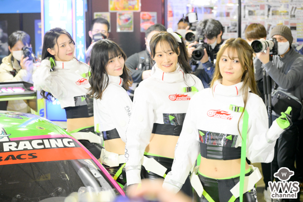 【写真特集】荒井つかさ、美桜、相沢菜月、涼雅がお腹見せコスチュームで釘付けに！＜東京オートサロン2023＞