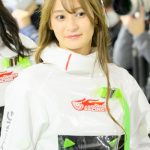 【写真特集】荒井つかさ、美桜、相沢菜月、涼雅がお腹見せコスチュームで釘付けに！＜東京オートサロン2023＞