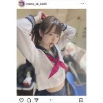 桜井もも、セーラー服姿でお腹チラリ「正にあざとい仕草！」