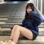佐藤かれん、ヘルシーな美脚で魅了するパーカーコーデ披露