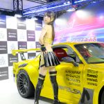 【写真特集】コスプレイヤー・月野もも、ヘソ出しコスチュームで美麗スタイル披露！＜東京オートサロン 2023＞
