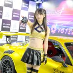 【写真特集】コスプレイヤー・月野もも、ヘソ出しコスチュームで美麗スタイル披露！＜東京オートサロン 2023＞