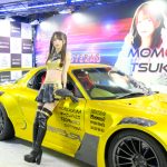 【写真特集】コスプレイヤー・月野もも、ヘソ出しコスチュームで美麗スタイル披露！＜東京オートサロン 2023＞