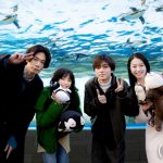 『夕暮れに、手をつなぐ』広瀬すず＆永瀬廉、川上洋平＆田辺桃子がサンシャイン水族館でWデート！？早くも恋の嵐が巻き起こる